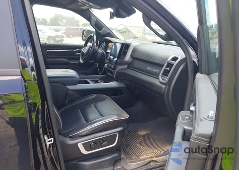 2024 Ram 1500 Laramie 4X4 5'7 Box z USA, uszkodzony, nr VIN 1C6SRFJT5RN106171